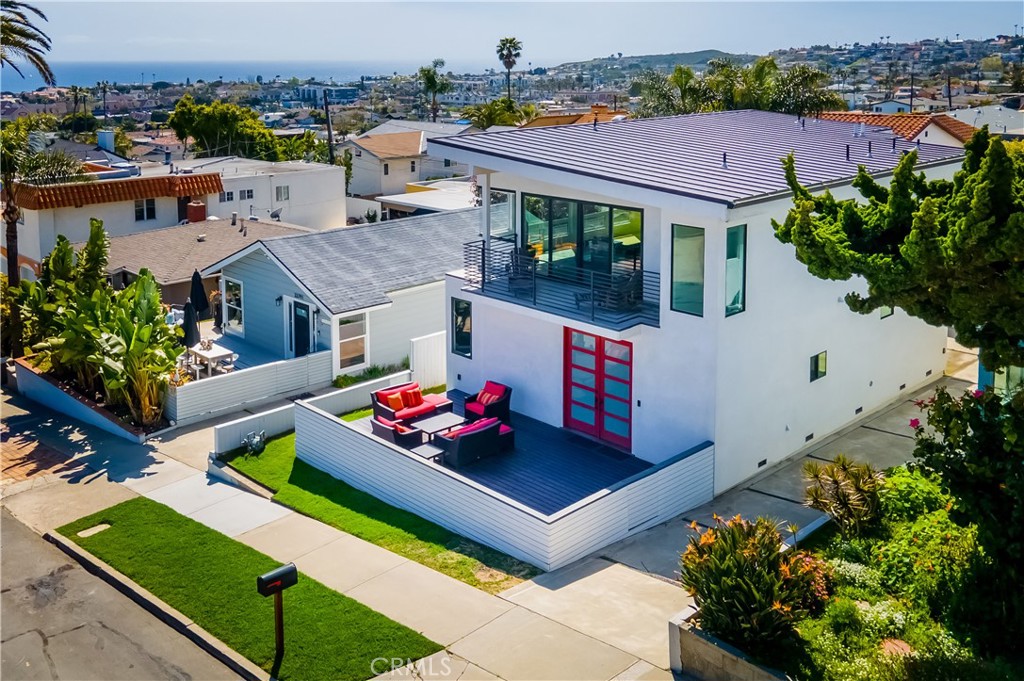 33781 Copper Lantern Street