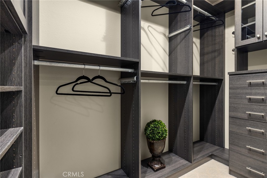 Belcourt Manor (BLMR) - Residential