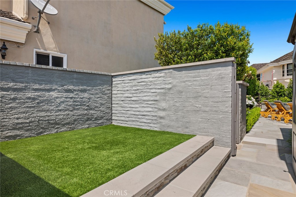 Belcourt Manor (BLMR) - Residential