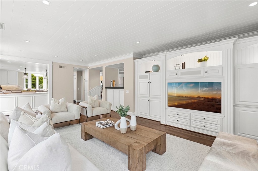 Belcourt Manor (BLMR) - Residential