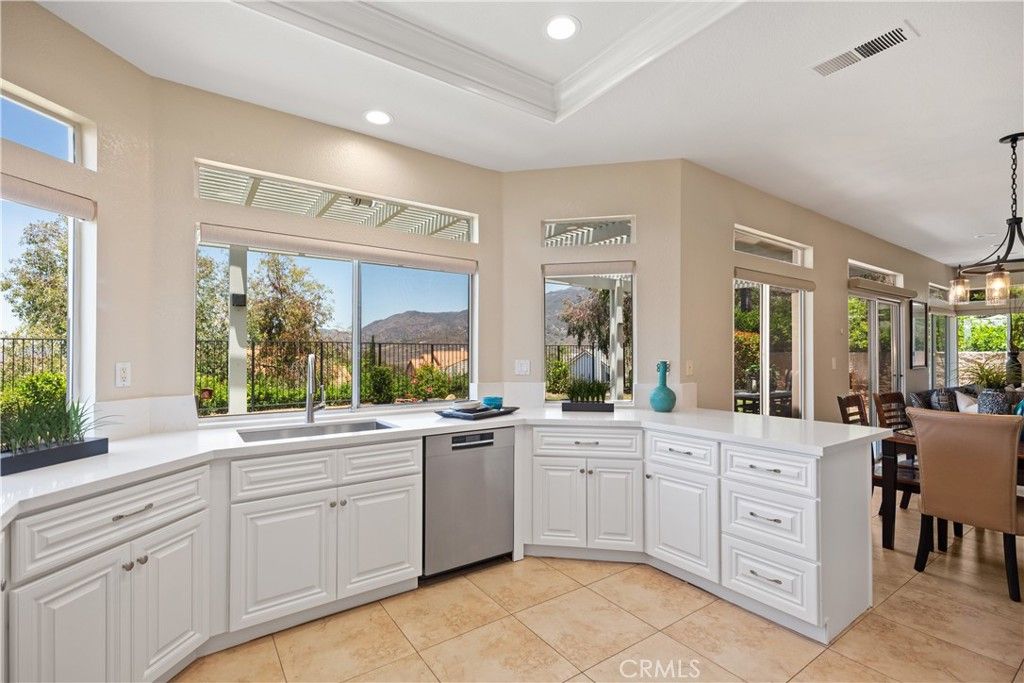 listing image 130728913198328877601