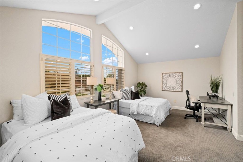listing image 130728304275956151873