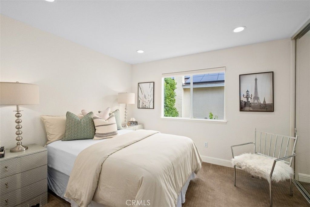 listing image 130727335457673498532