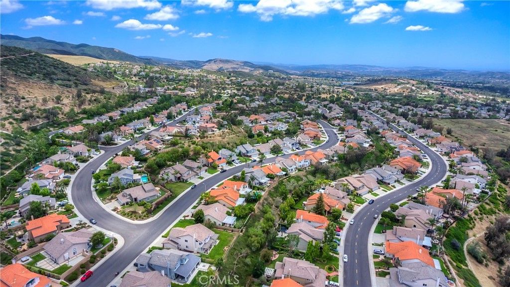 listing image 130728348005312667264