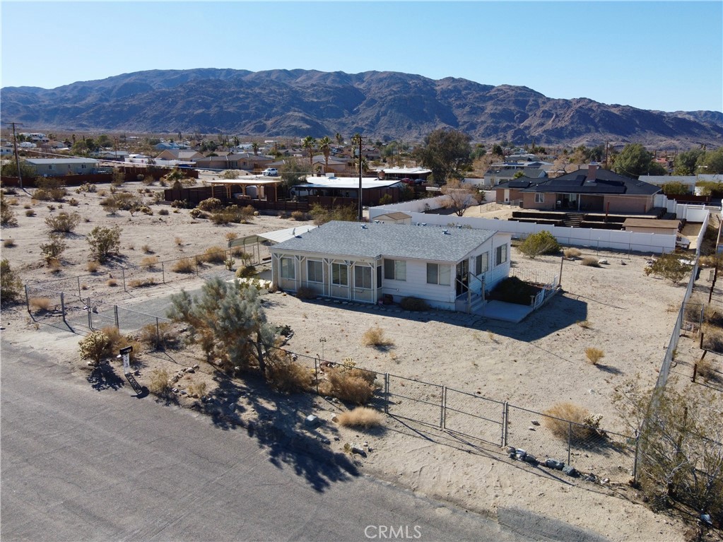 Photo 3 of 37 of 7510 Bedouin Avenue mobile home