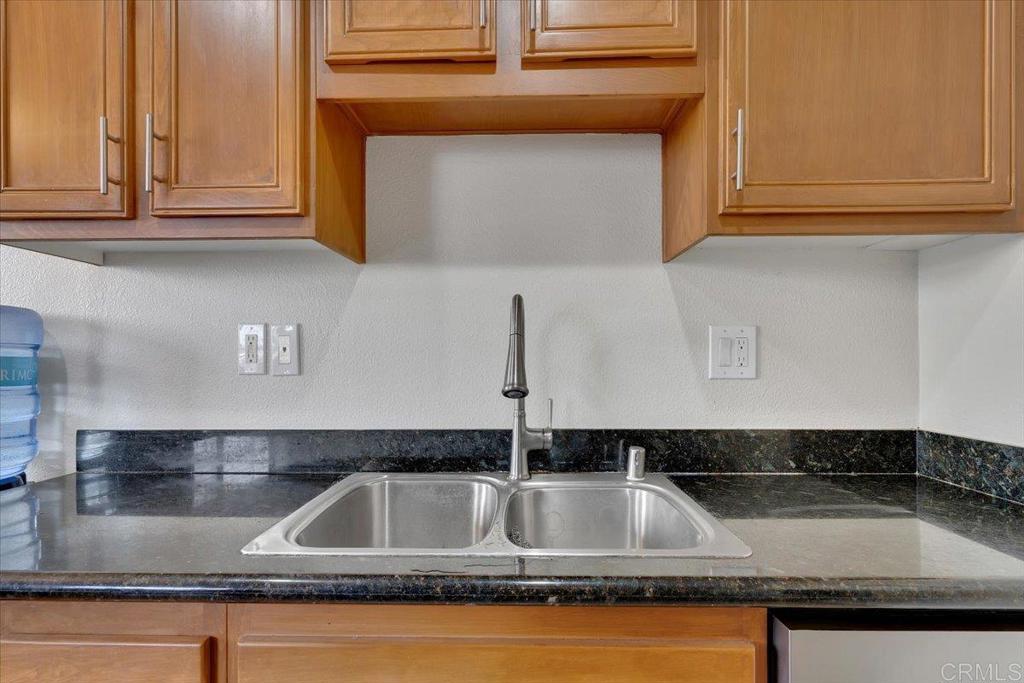 Photo 11 of 26 of 188 S Lincoln Avenue 3 condo