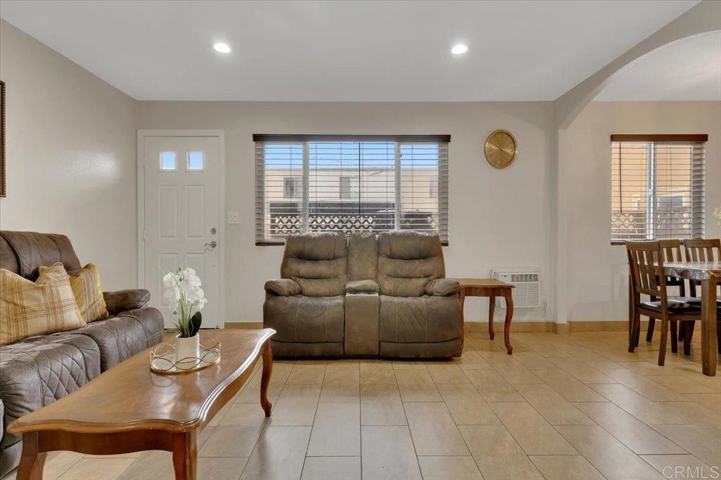 Photo 4 of 26 of 188 S Lincoln Avenue 3 condo