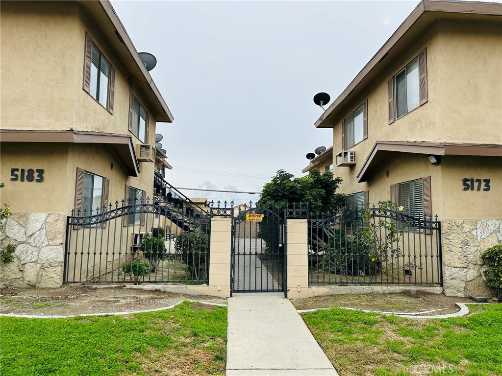5173 Canoga Street