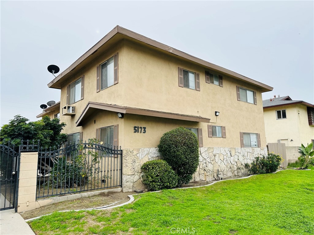 5173 Canoga Street
