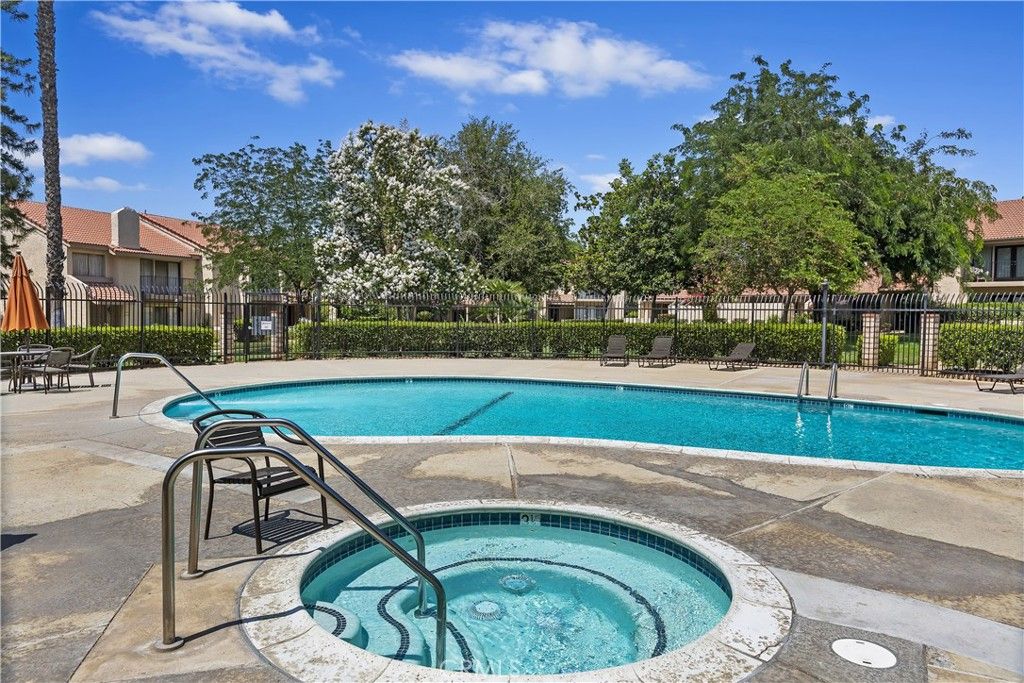 listing image 130724650171745871491