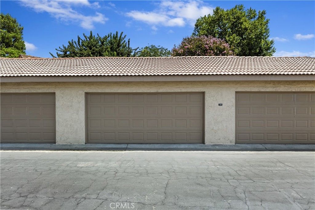 listing image 130728468271775560627