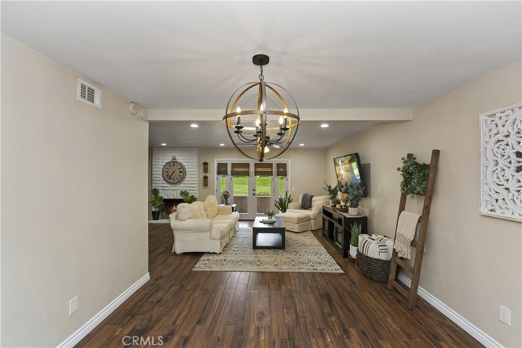 listing image 130725859901156449322