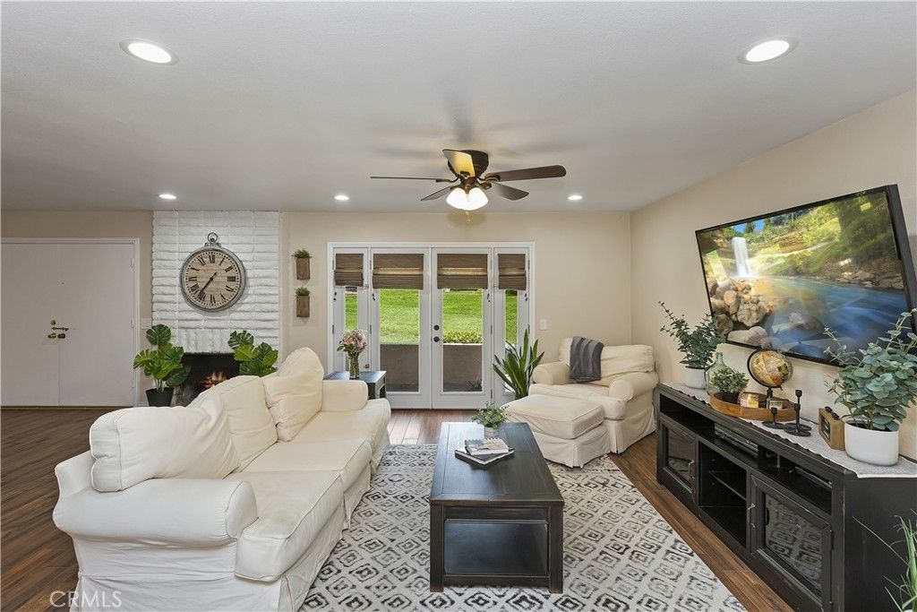 listing image 130728378114089292185