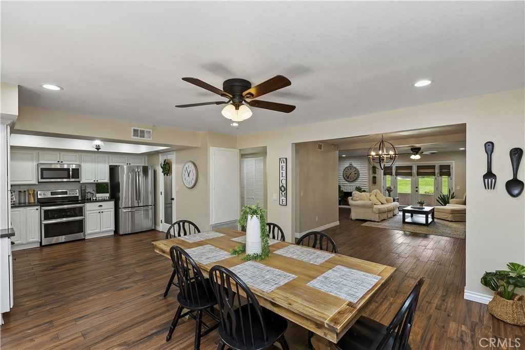 listing image 130722097129946725587