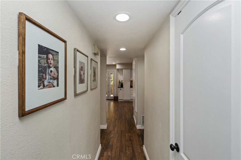 listing image 130728236584470571731