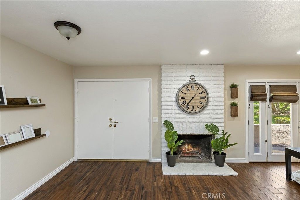listing image 130721087670039754159