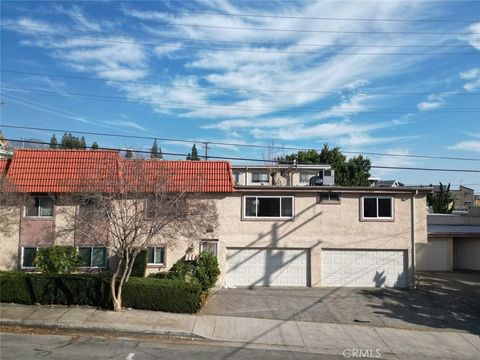 A home in La Crescenta