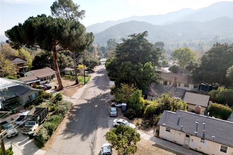 A home in La Crescenta