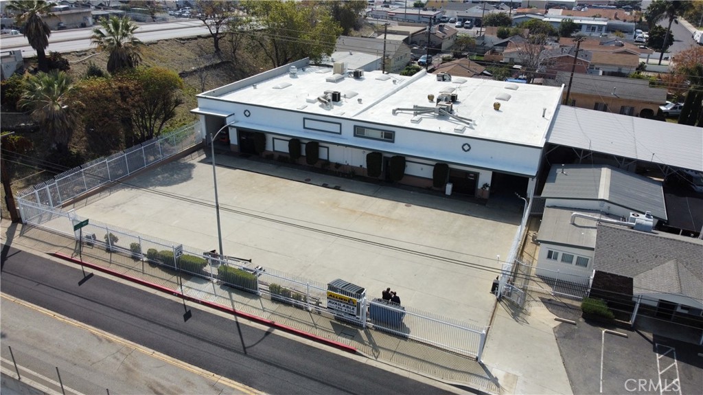 5265 State St (APN#: 1011-282-09) features a +/-5,526 sq. ft. block industrial building (built in 1969) on an approx. 8,550 sq. ft. lot (per assessor). The unit has two ground level doors, +/-16' ceiling height, 200 amps of 120/240 volt 3 phase power, approx. 30% office space buildout and a large fenced front yard with an electric gate entrance on State St.