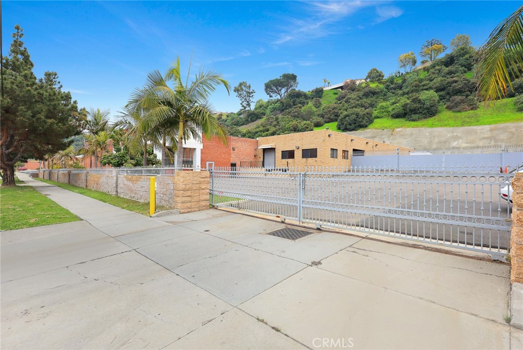 810 Monterey Pass Road