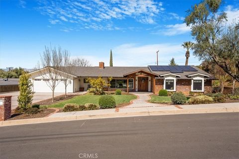 643 Alta Loma Drive Redlands CA 92373