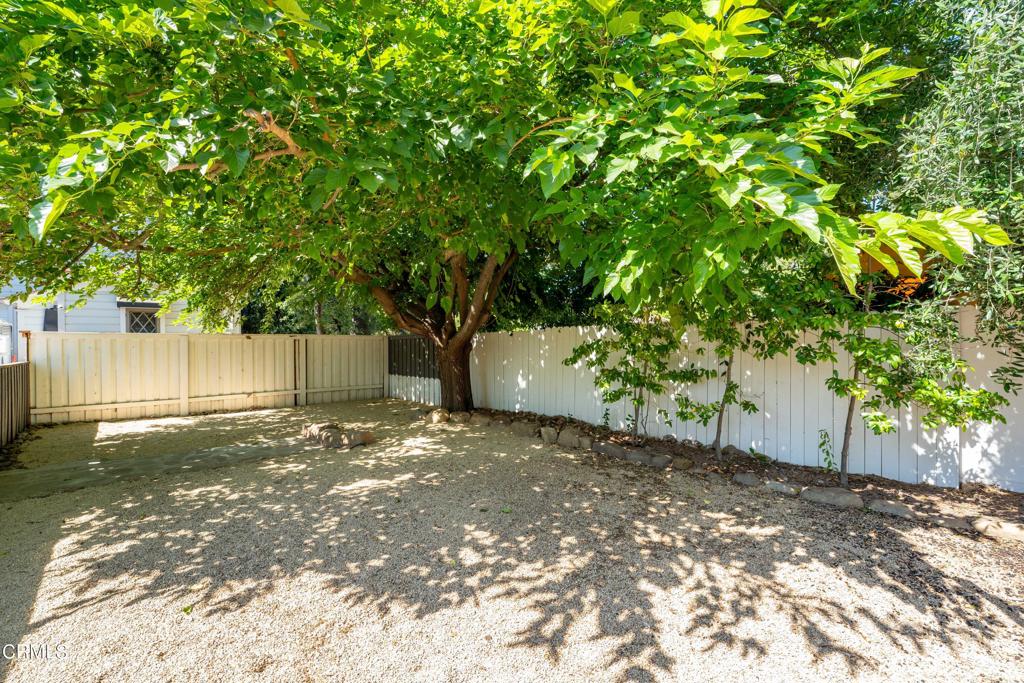 Photo 4 of 31 of 312 E Matilija Street property