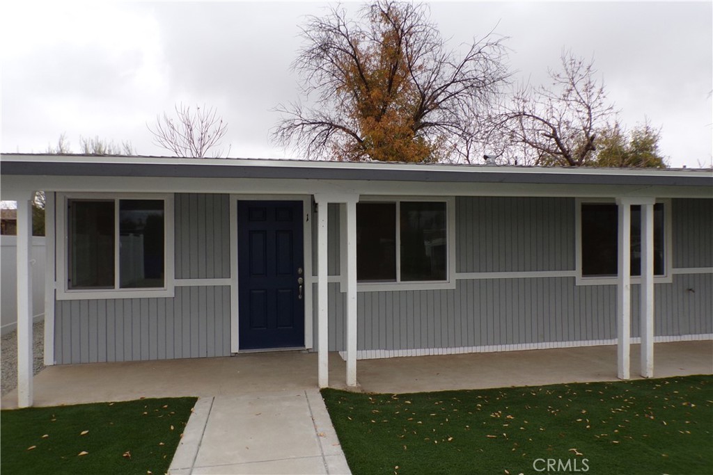 A 2 bedroom 1 bathroom home. Brand new kitchen with quartz countertops and new stainless steel appliances. The home comes with a mini split AC & heater. Driveway parking available for two cars. New paint, windows, and flooring. Stackable washer & dryer hookups in the hallway.