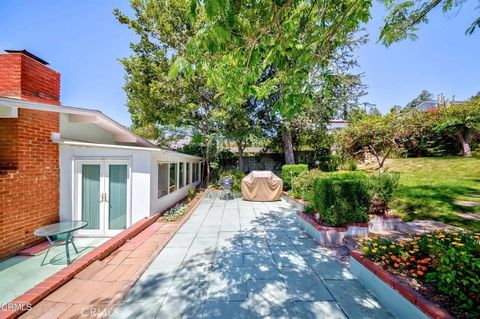 A home in La Crescenta