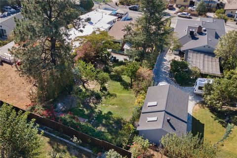 A home in La Crescenta