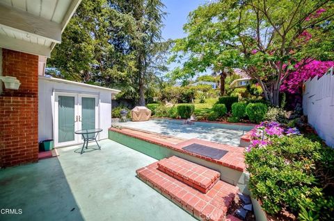 A home in La Crescenta