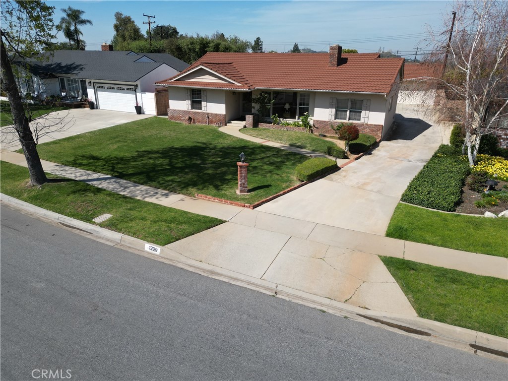 1229 Sierra View Drive