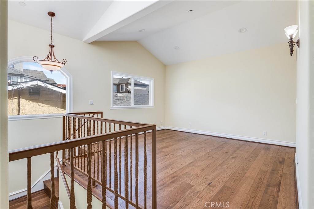 Photo 17 of 32 of 2106 Marshallfield Lane A townhome