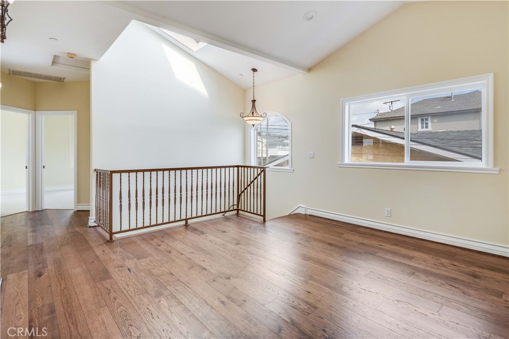 Photo 16 of 32 of 2106 Marshallfield Lane A townhome