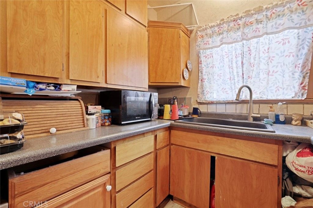 listing image 130721132400089462226
