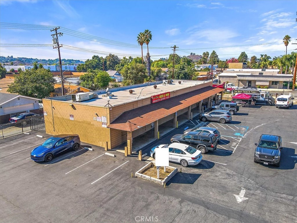 Excellent location, free standing building, with large lot. Nearby downtown La Verne, the University of La Verne, and Gold Line train station, which is still under construction. Lot’s of potential with the Gold Line redevelopment nearby. Property can be used for multiple purposes.