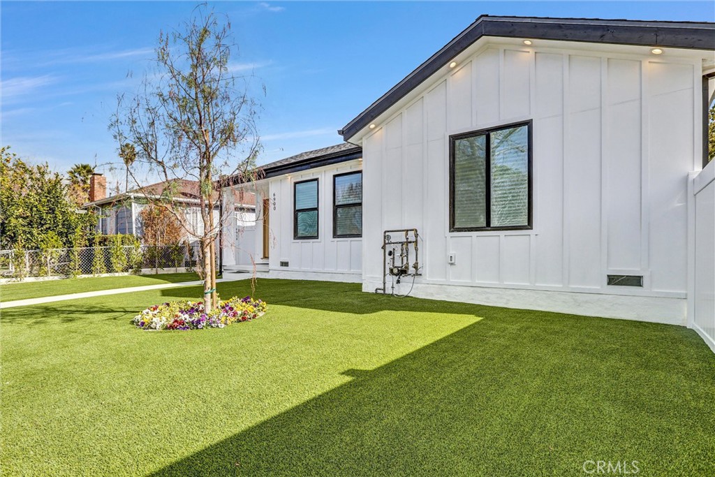 Properties 4 6900 Corbin Avenue