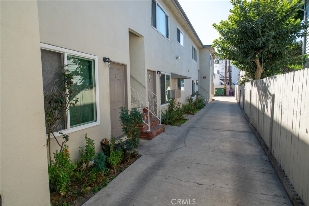 710 E 6th Street