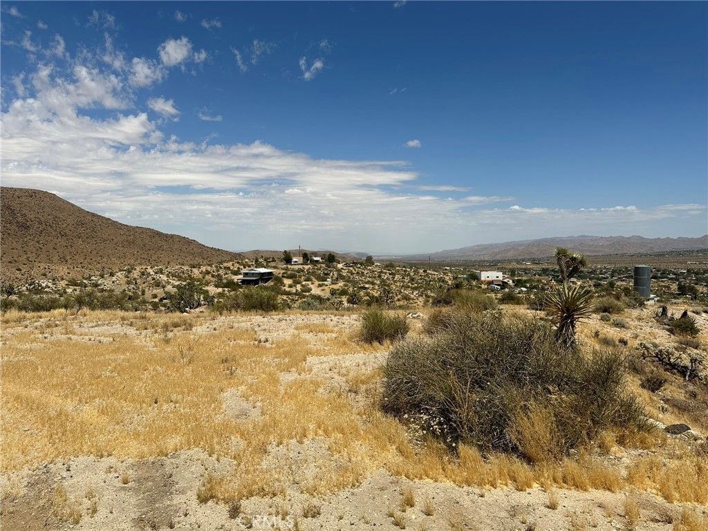listing image 130725554395311129705
