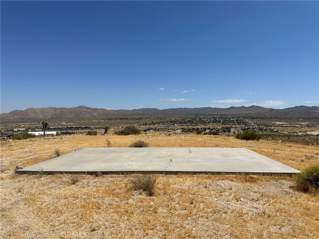 listing image 130723421806721783506