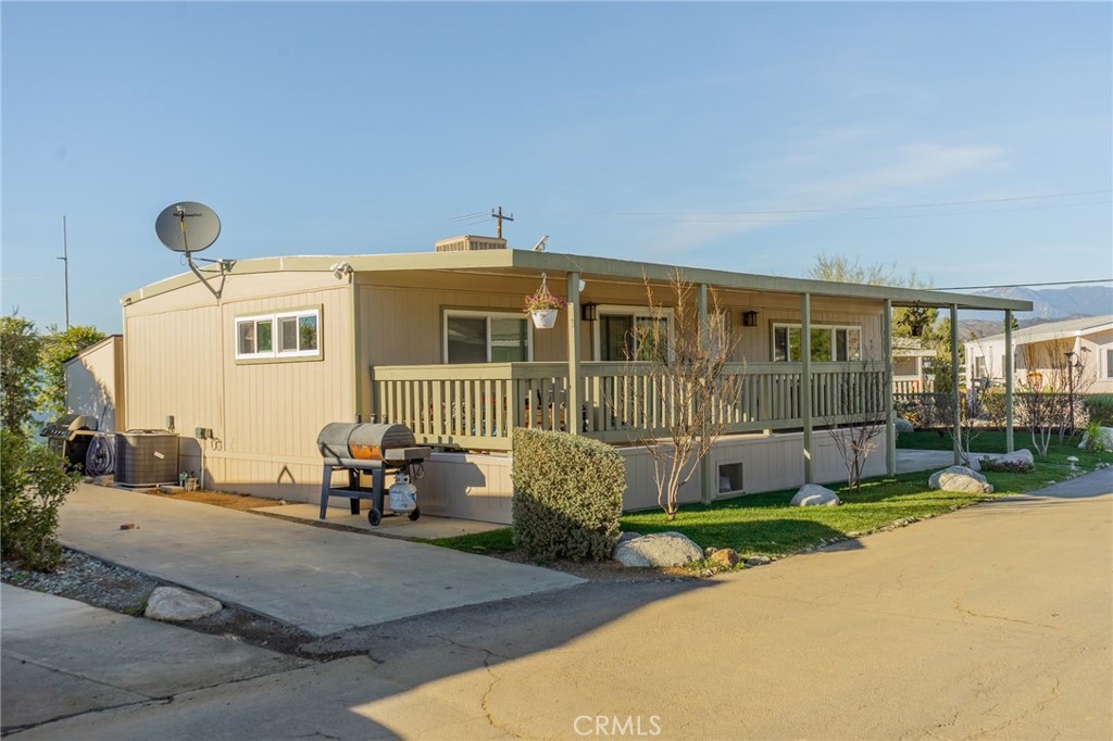 View Calimesa, CA 92320 mobile home