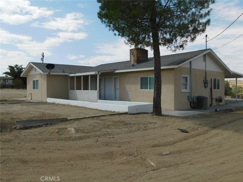 A home in Oro Grande