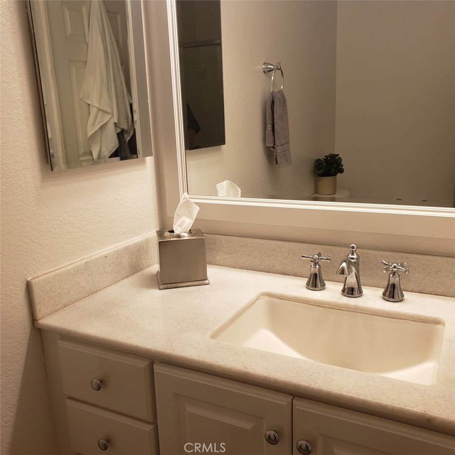 Photo 2 of 18 of 46 Via Alivio condo