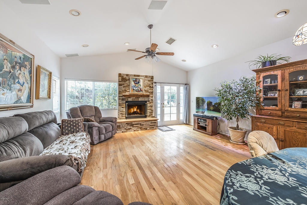 Country Gate - Residential