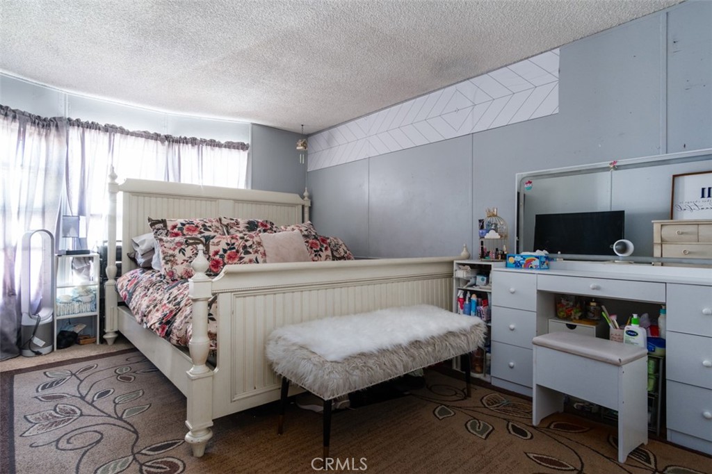 Photo 13 of 20 of 22611 13th Place mobile home