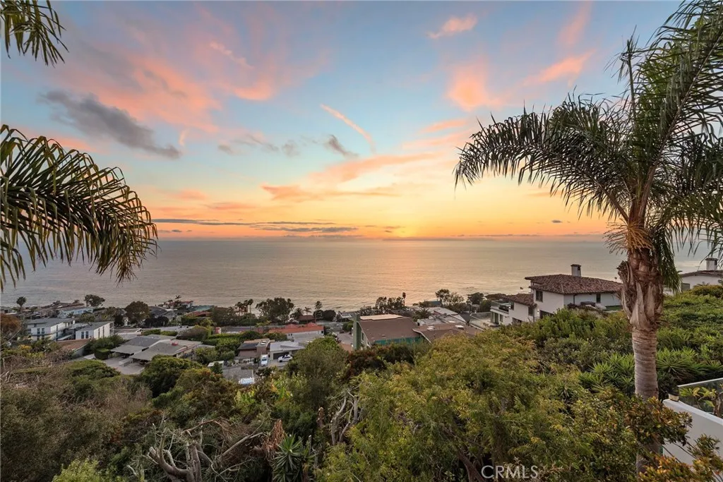 Laguna Beach, California 92651, United States, 5 Bedrooms Bedrooms, ,5 BathroomsBathrooms,Residential,Active,10118
