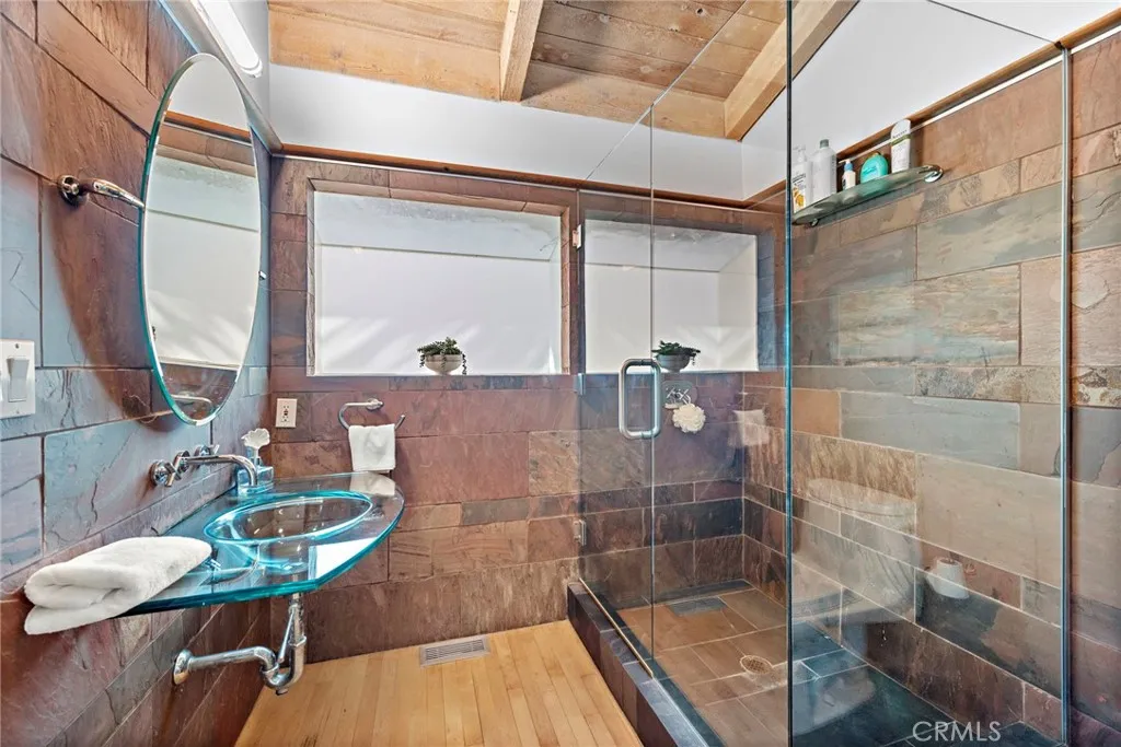 Laguna Beach, California 92651, United States, 5 Bedrooms Bedrooms, ,5 BathroomsBathrooms,Residential,Active,10118