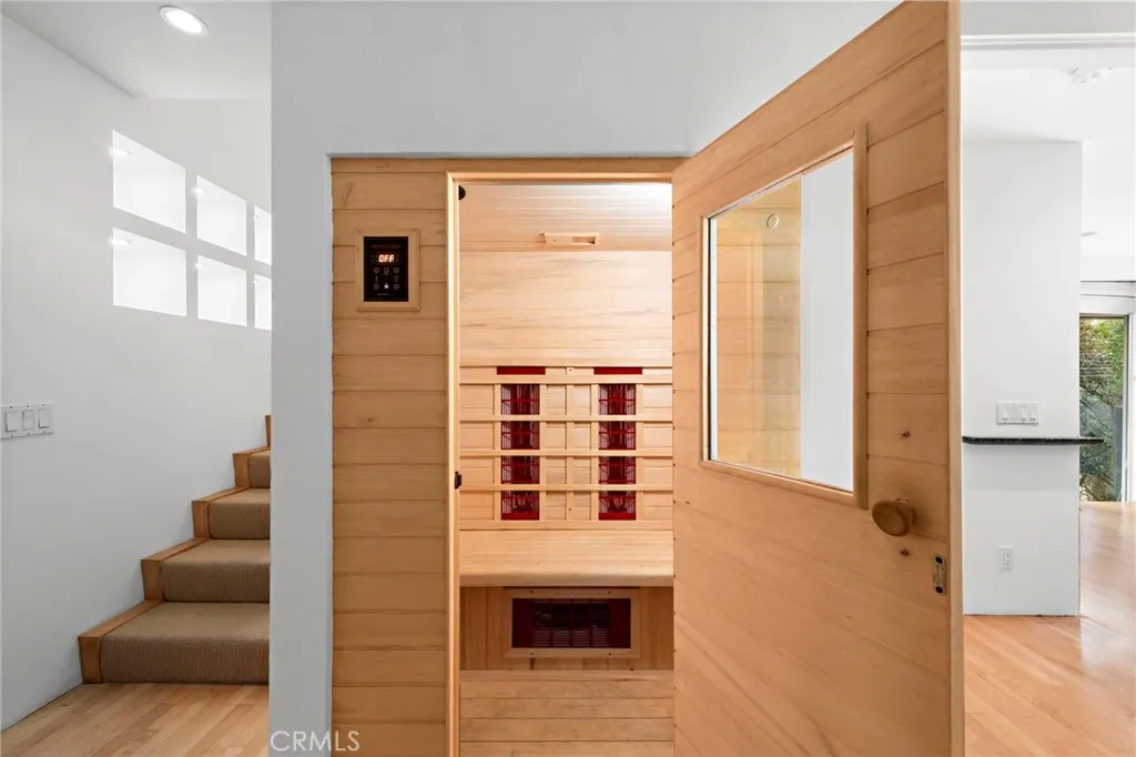 Laguna Beach, California 92651, United States, 5 Bedrooms Bedrooms, ,5 BathroomsBathrooms,Residential,Active,10118