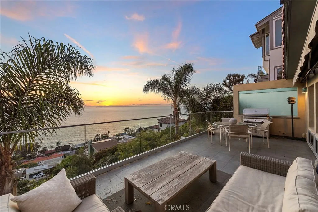Laguna Beach, California 92651, United States, 5 Bedrooms Bedrooms, ,5 BathroomsBathrooms,Residential,Active,10118