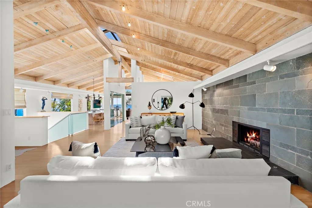 Laguna Beach, California 92651, United States, 5 Bedrooms Bedrooms, ,5 BathroomsBathrooms,Residential,Active,10118