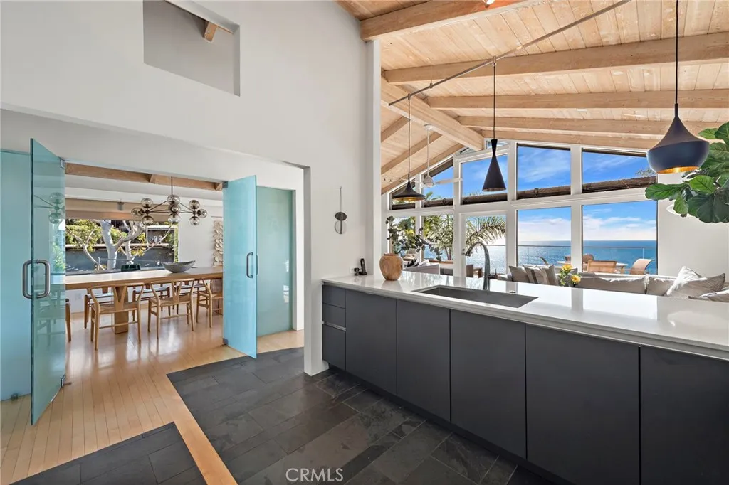 Laguna Beach, California 92651, United States, 5 Bedrooms Bedrooms, ,5 BathroomsBathrooms,Residential,Active,10118